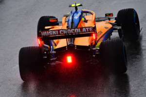 硬汉对决！苏超后防铁闸寸土不让，防守滴水不漏！